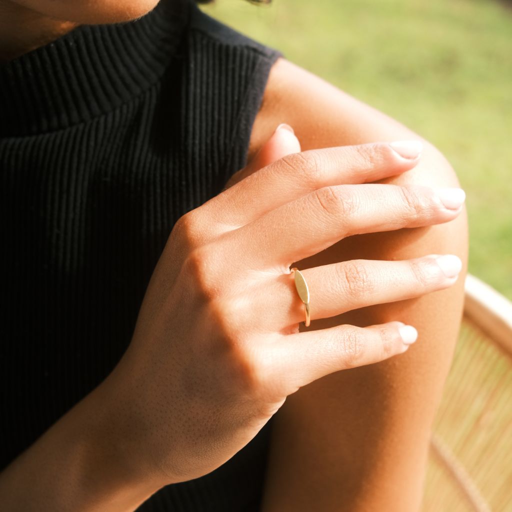 9ct Delicate Signet Ring