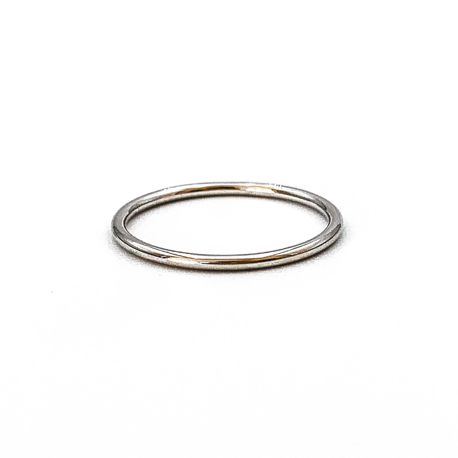 9ct white gold ring | 9ct white gold wedding band